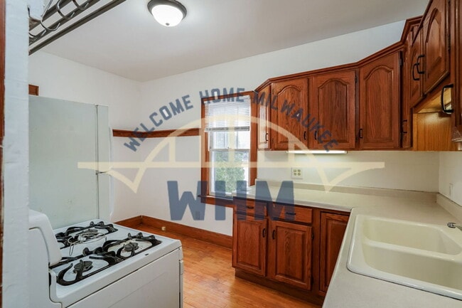 Building Photo - 1603 E Hampshire St