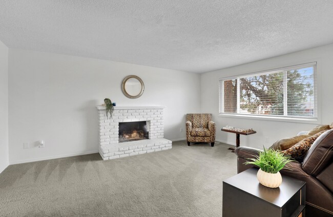 Building Photo - Charming Unfurnished Spokane Home with Large Shop in a Prime Northwest - Unfurnished