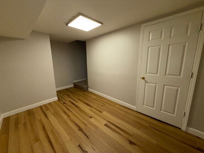 Building Photo - 421 Cannonbury Dr