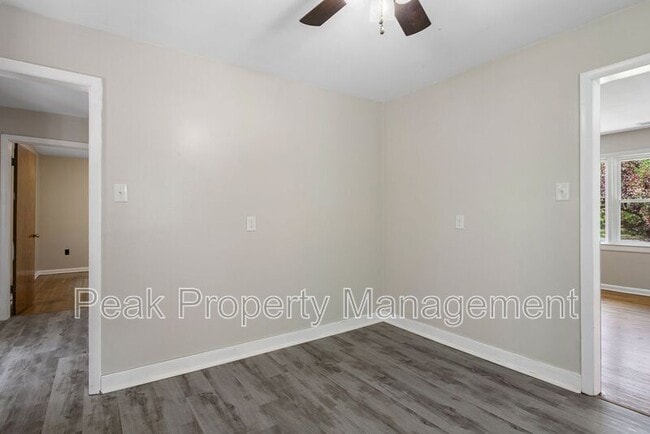 Building Photo - 1407 Northbury Ave