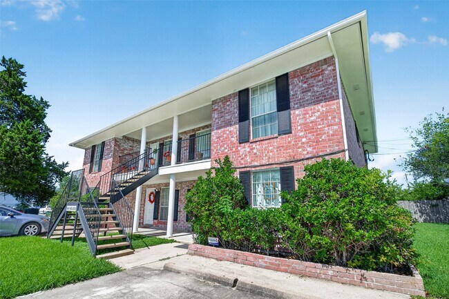 Building Photo - 9641 Hollock St