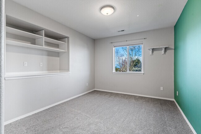 Building Photo - 2851 Cleveland Ave NW