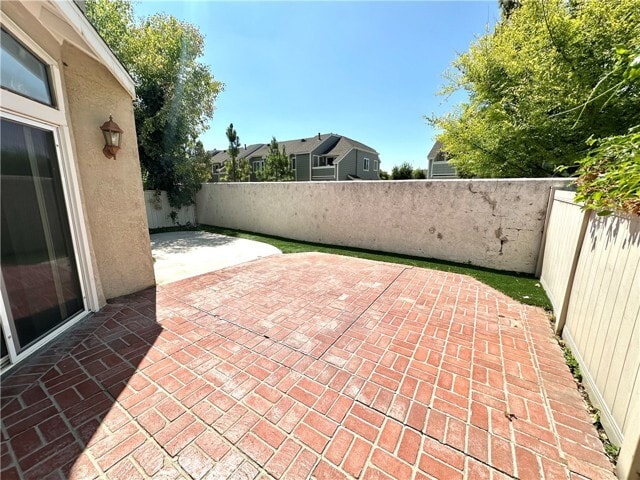 Building Photo - 339 Deerfield Ave