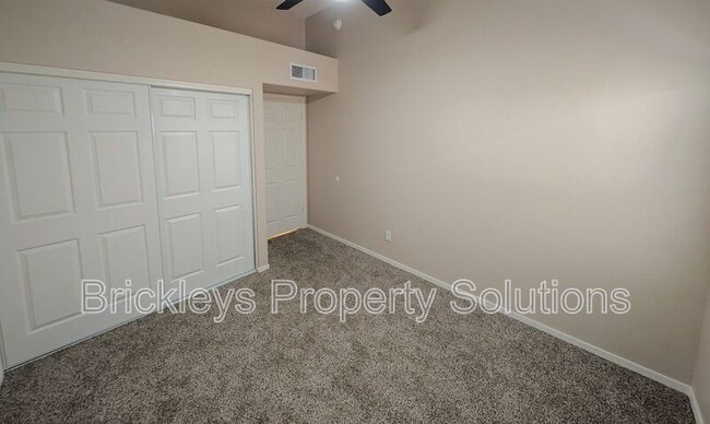 Building Photo - 618 W Tumbleweed Rd