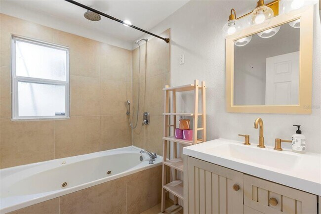 Building Photo - 3505 Prescott St N