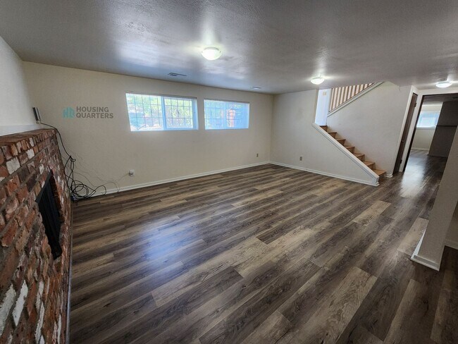 Building Photo - Single family home with large back yard!