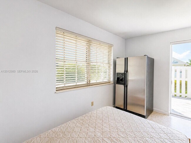 Building Photo - 15831 SW 100th Ct