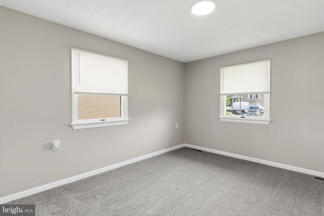 Building Photo - 638 Westwood Dr