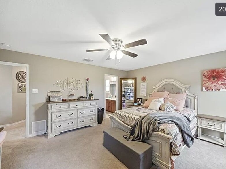 Building Photo - 4502 Adanac Ct