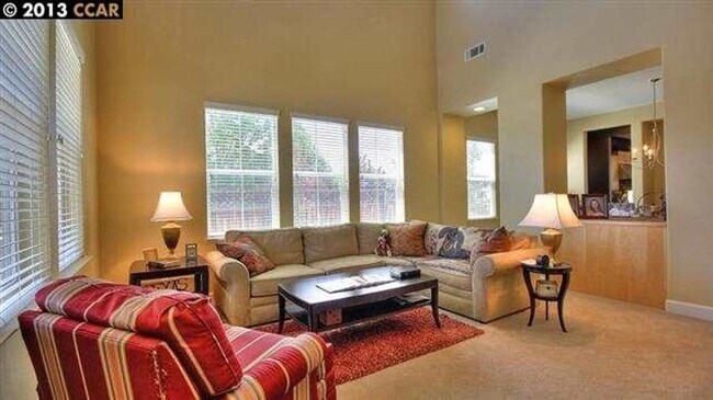 Building Photo - Gorgeous Contemporary Home with Many Luxur...