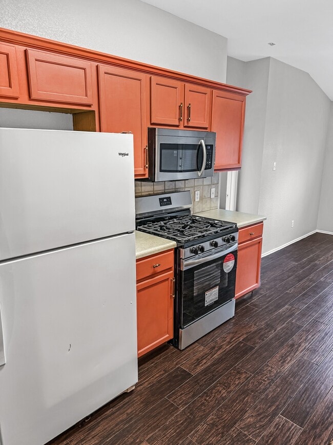 Building Photo - 4028 Enchanted Rock Cove
