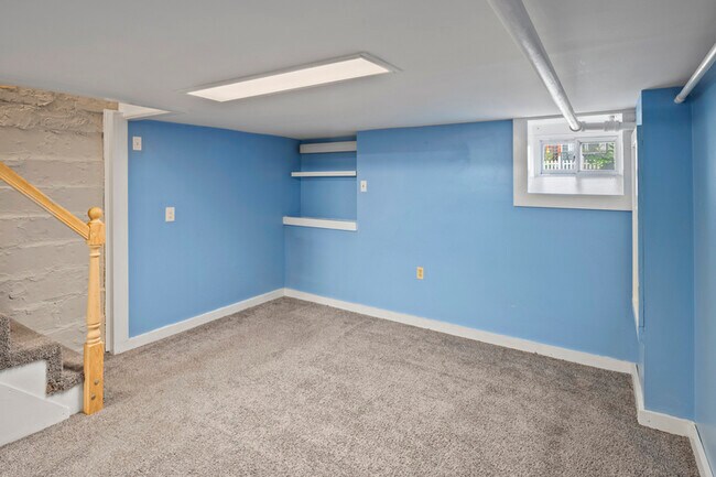 Building Photo - 1109 W 40th St