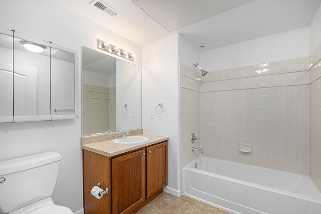 Building Photo - Arvada - Check out this 1 bed / 1 bath BEA...