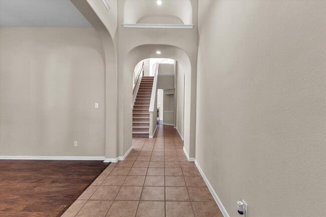 Building Photo - 5009 Hibiscus Valley Dr