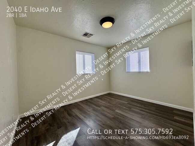 Building Photo - 2040 E Idaho Ave