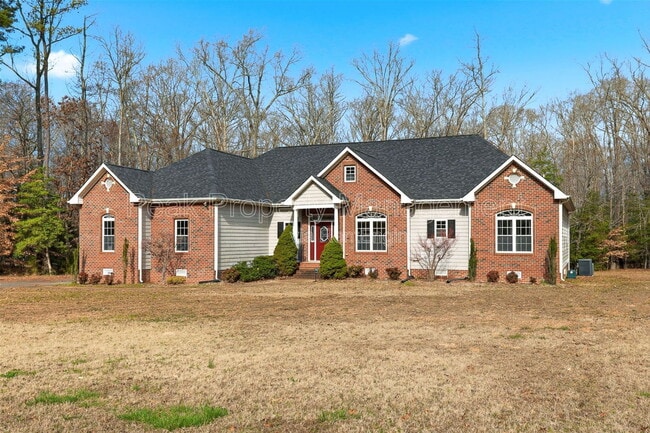 Building Photo - 14116 Spruce Ave