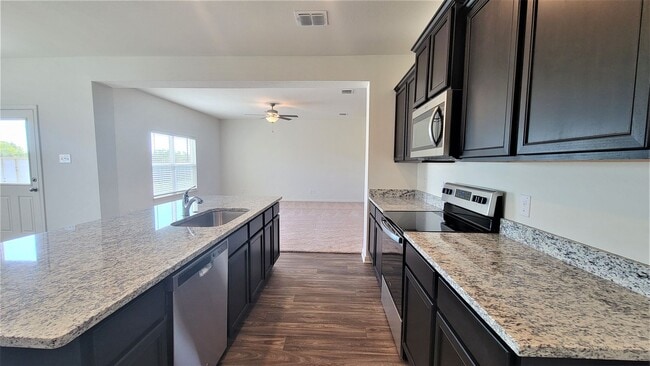 Building Photo - Lovely 2-story 4 bedroom/2.5 bath home in cul-de-sac: easy commute to Ft. Sam Houston, BAMC, and ...