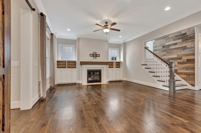 Building Photo - 4031 General Martin Ln
