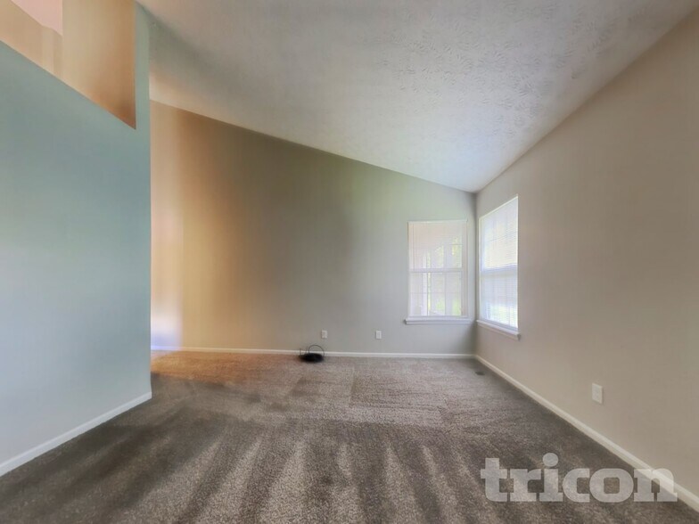 Building Photo - 3020 Sunmeadow Ct
