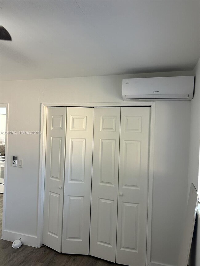 Building Photo - 34 W 31st St