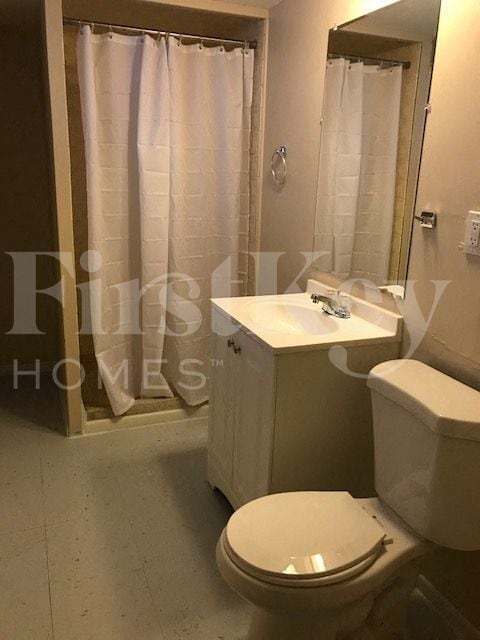 Building Photo - 701 E 162nd Pl