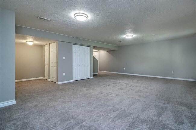 Building Photo - 512 Isabella Ct