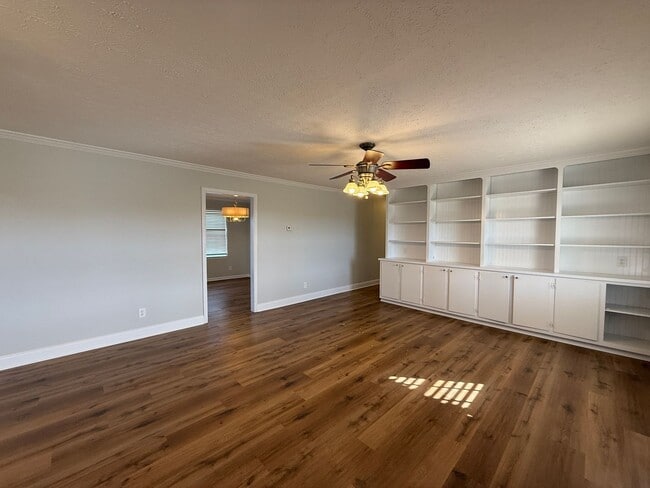 Building Photo - Charming Rural Home on 2+ Acres in Jackson...