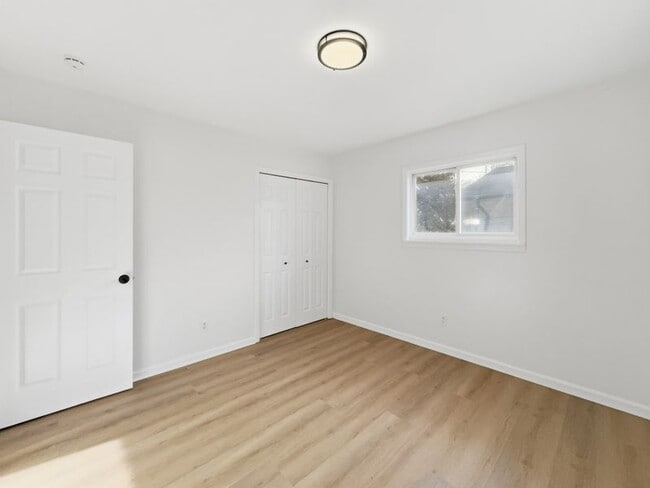 Building Photo - 3607 Sunridge Dr