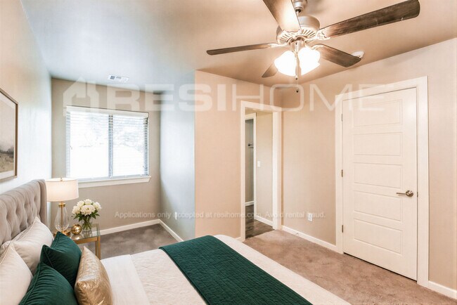 Building Photo - 421 Windhill Ave