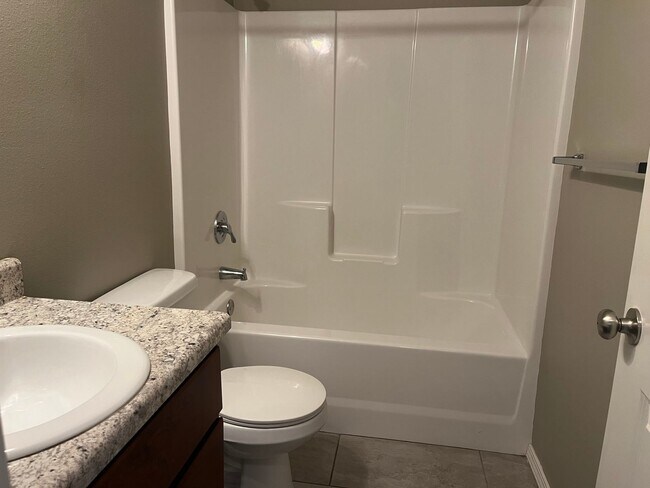 Building Photo - 4 bedroom home in Republic MO!