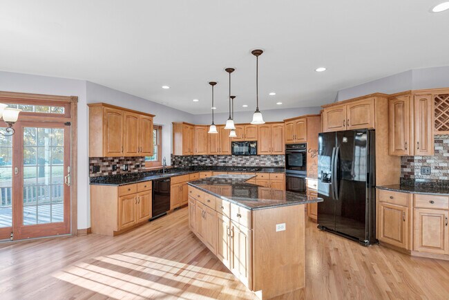 Building Photo - 4N550 School Rd