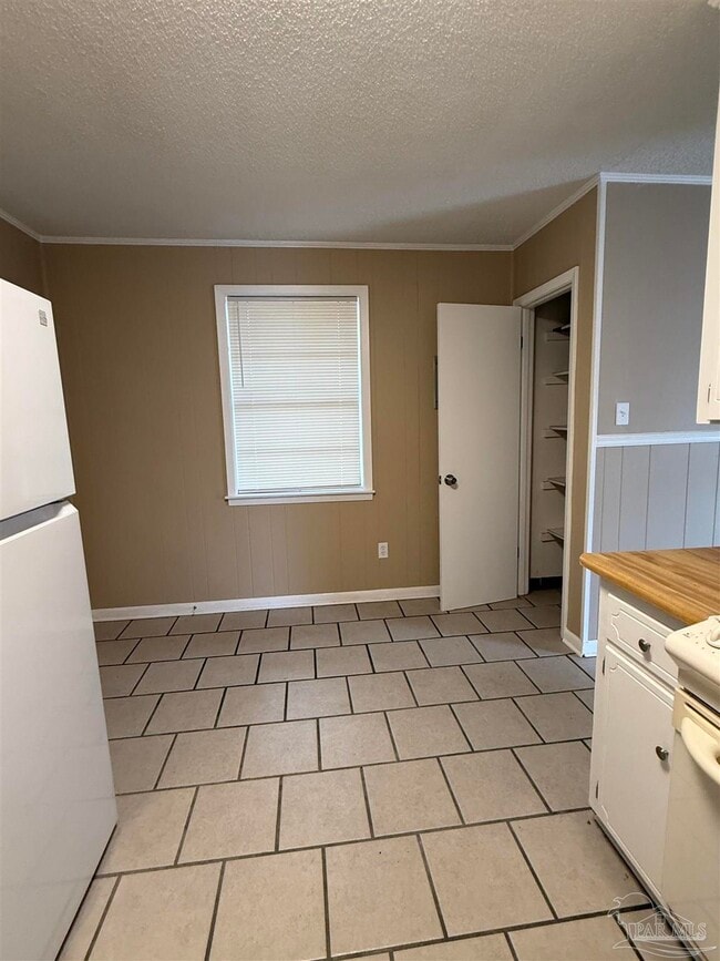 Building Photo - 2605 Talbert St