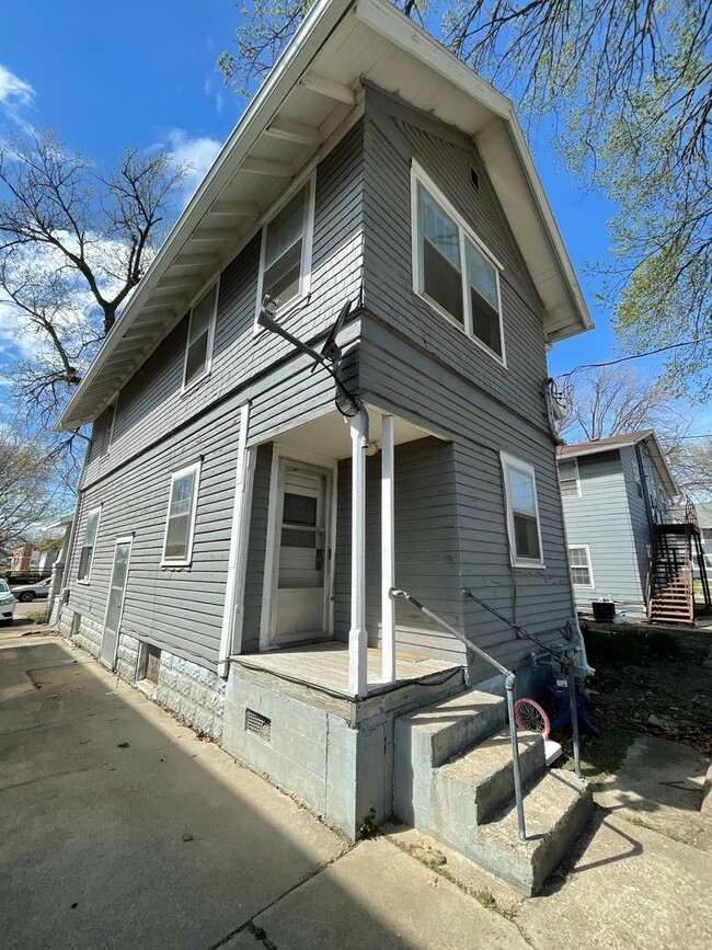 Building Photo - 622 Union St