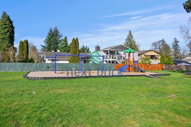 Building Photo - Charming 3-Bedroom Home in Auburn Near Green River College with Fenced Yard & Prime Location!