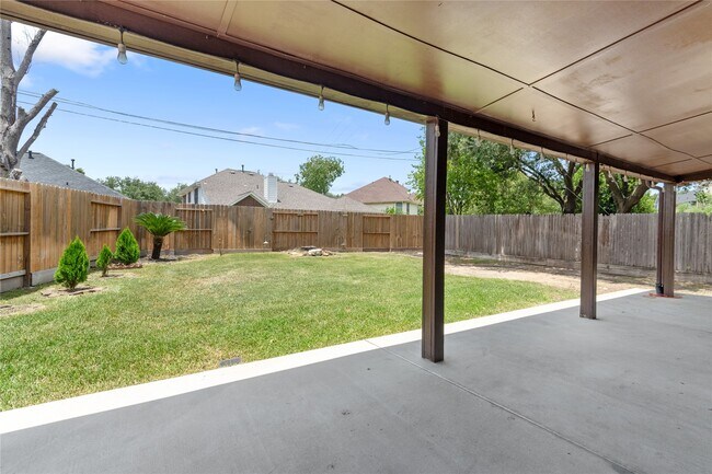 Building Photo - 11410 Meadowchase Dr