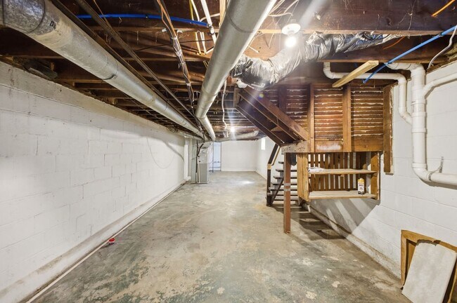 Building Photo - 417 S Huron Ave