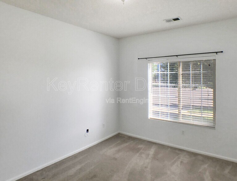 Building Photo - 19807 E 39th Ave