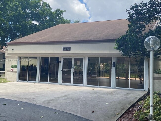 Building Photo - 3500 Gateway Dr