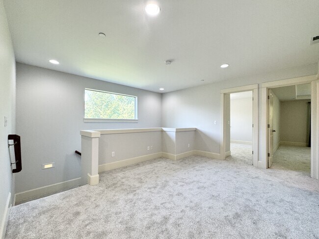 Building Photo - 11347 NW Kimble Ct