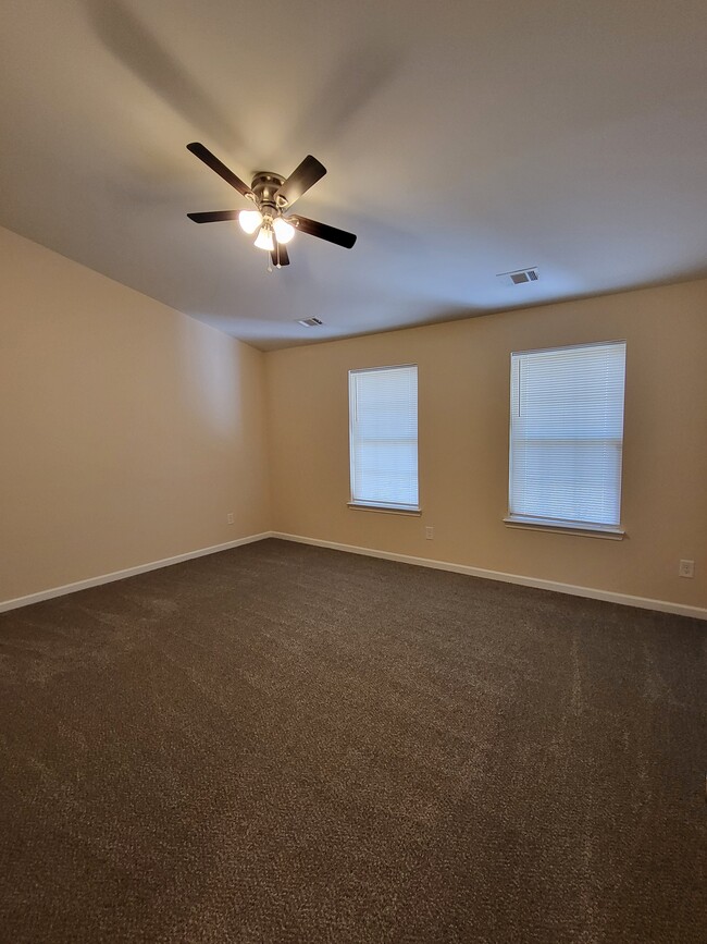 Building Photo - 6091 Camden Forrest Ct