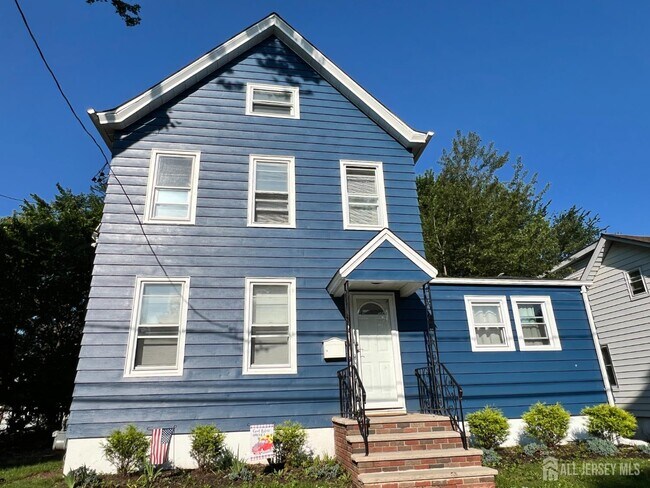Building Photo - 426 Willow Ave
