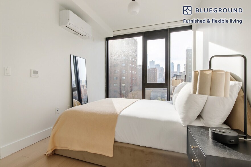 Building Photo - 218 Front St