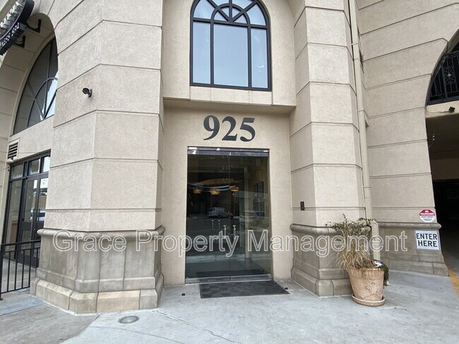 Building Photo - 925 Lincoln St