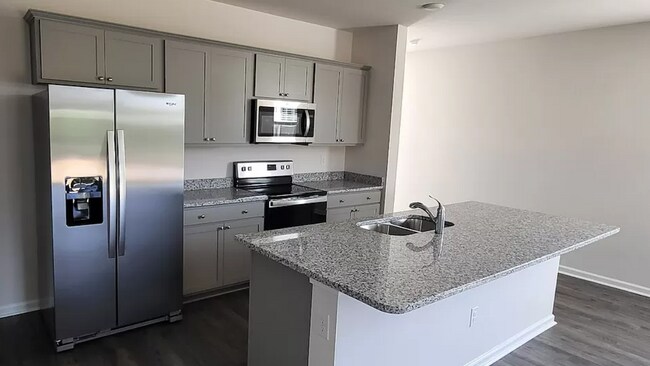 Building Photo - 1170 sennema circle