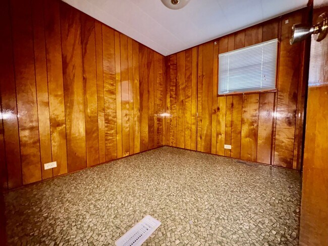 Building Photo - Great Deal on Quiet Mesa Home!