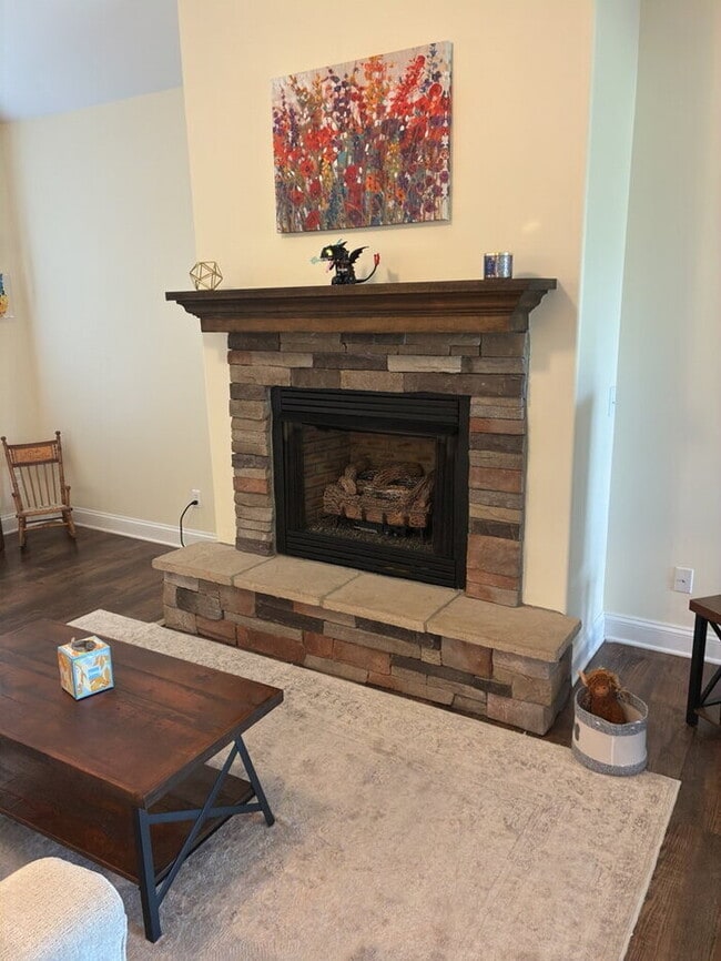 Building Photo - "Charming 3-Bedroom Home with 2 Full Baths in Greenville's Forest Ridge!"