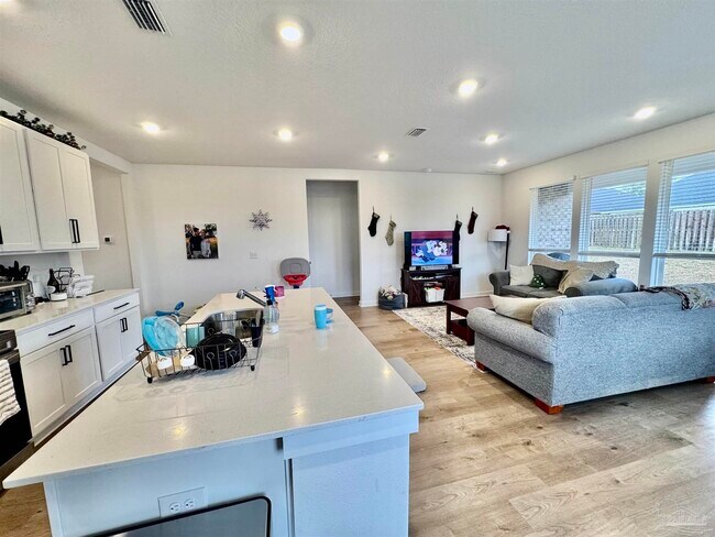 Building Photo - 6330 Buckthorn Cir