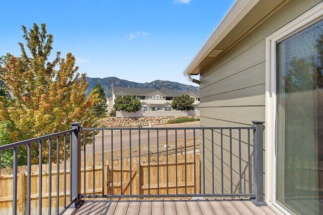 Building Photo - 1005 Scarlet Oak Dr