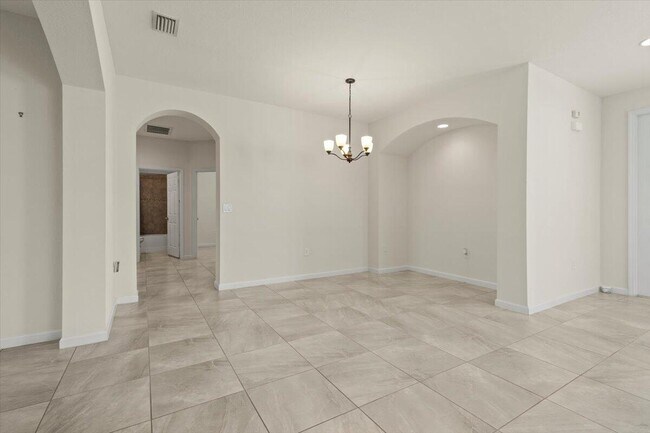 Building Photo - 12133 SW Aventino Dr