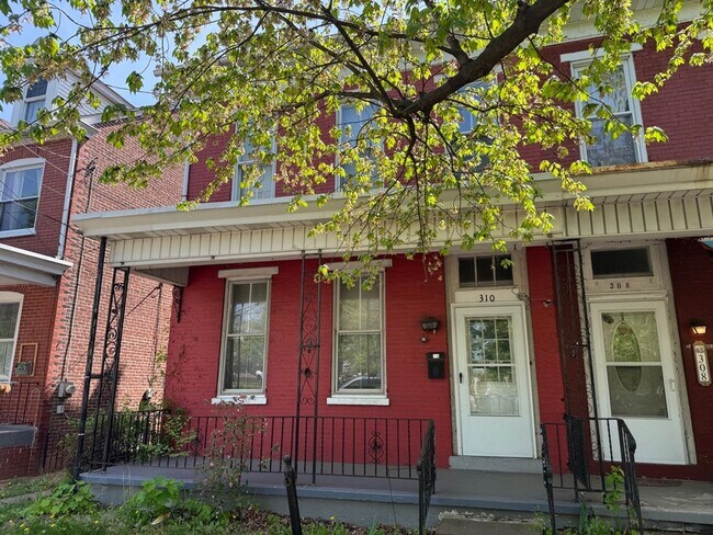 Building Photo - Beautiful Victorian Rowhome with Modern Updates – Available Now!